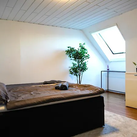Geraeumige 120qm Maisonette Mit Balkon Wehome Komfort Lägenhet Kaiserslautern
