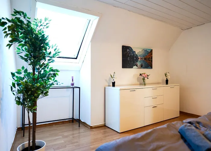 Geraeumige 120qm Maisonette Mit Balkon Wehome Komfort Apartamento