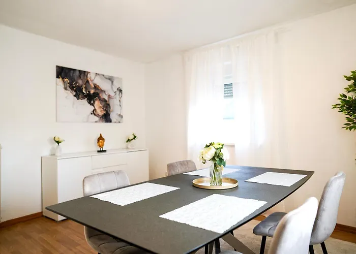 Geraeumige 120qm Maisonette Mit Balkon Wehome Komfort *